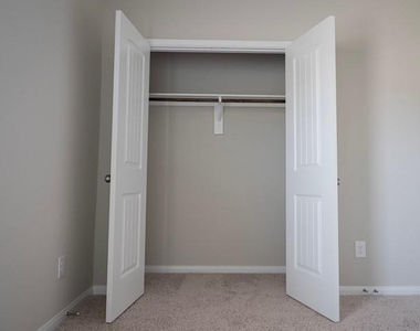 2533 Sturgeon Way - Photo Thumbnail 17