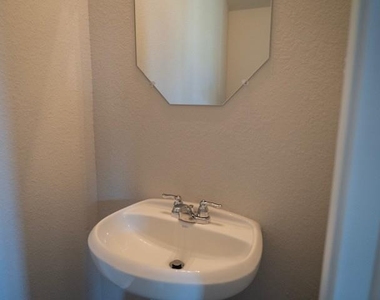 2533 Sturgeon Way - Photo Thumbnail 10