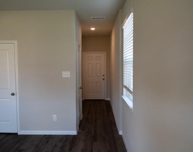 2533 Sturgeon Way - Photo Thumbnail 8