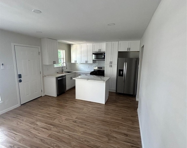 2009 Welch Street - Photo Thumbnail 6
