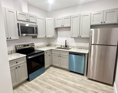 9508 Quaker Court - Photo Thumbnail 4