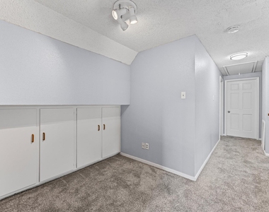 11914 Meadowtrail Lane - Photo Thumbnail 17