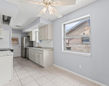 11914 Meadowtrail Lane - Photo Thumbnail 9