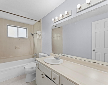 11914 Meadowtrail Lane - Photo Thumbnail 12