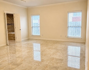 11915 Gardner Park Lane - Photo Thumbnail 16