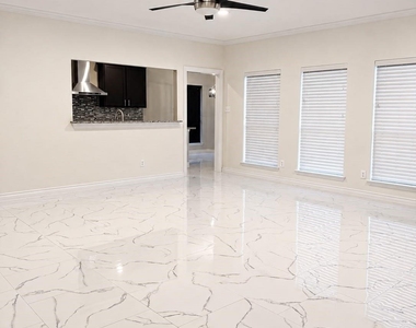 11915 Gardner Park Lane - Photo Thumbnail 9