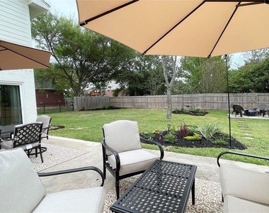 155 April Waters Drive N - Photo Thumbnail 26