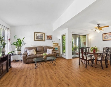 6602 Harbor Town Drive - Photo Thumbnail 11