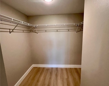 4102 Se 19th Place - Photo Thumbnail 9