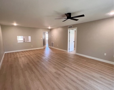 4102 Se 19th Place - Photo Thumbnail 7