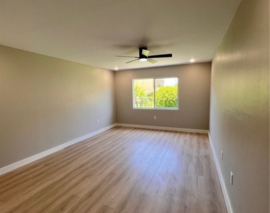 4102 Se 19th Place - Photo Thumbnail 8