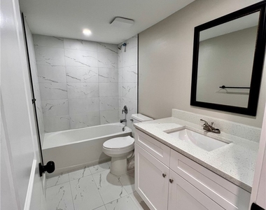 4102 Se 19th Place - Photo Thumbnail 2