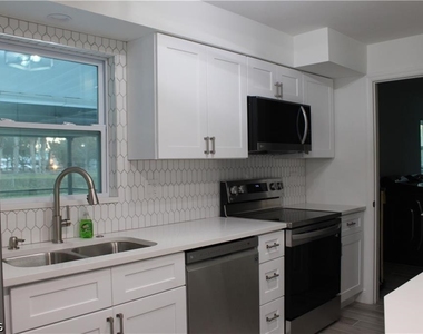 1322 Farmdale Street - Photo Thumbnail 2