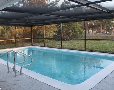 1322 Farmdale Street - Photo Thumbnail 6