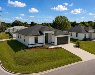 2513 69th Street W - Photo Thumbnail 6