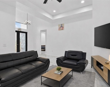 2513 69th Street W - Photo Thumbnail 12