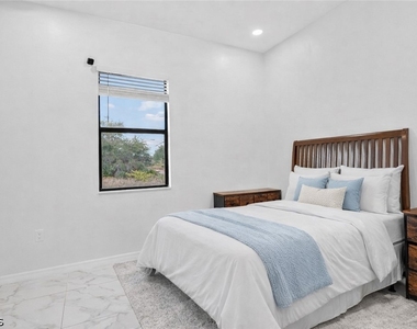2513 69th Street W - Photo Thumbnail 18