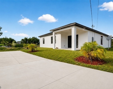 2513 69th Street W - Photo Thumbnail 2