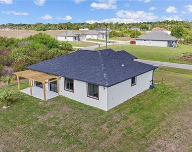 8033 Oakleaf Circle - Photo Thumbnail 23