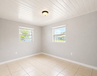 3240 Dora Street - Photo Thumbnail 6