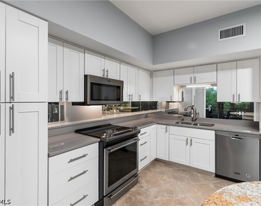 5555 Heron Point Drive - Photo Thumbnail 11