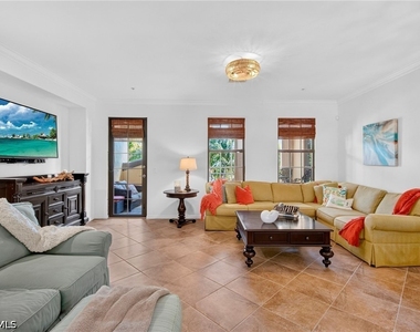 8965 Malibu Lane - Photo Thumbnail 14