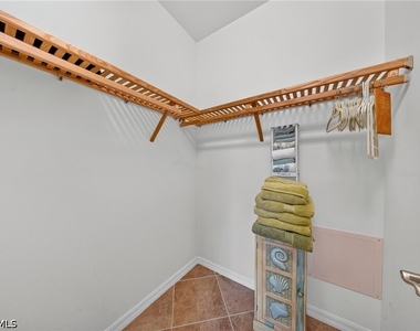 8965 Malibu Lane - Photo Thumbnail 24