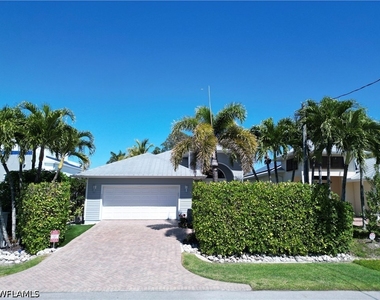 3005 Coco Avenue - Photo Thumbnail 5