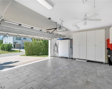 3005 Coco Avenue - Photo Thumbnail 7