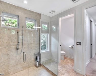 3005 Coco Avenue - Photo Thumbnail 13