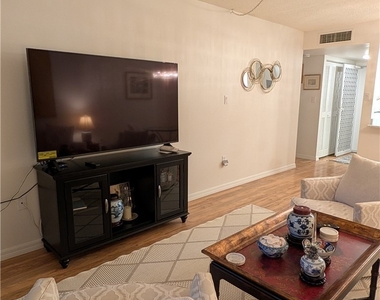 400 Forest Lakes Boulevard - Photo Thumbnail 15