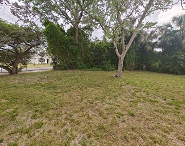 410 Fernandina Street Nw - Photo Thumbnail 16