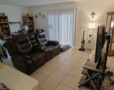 410 Fernandina Street Nw - Photo Thumbnail 5