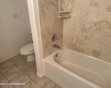 8914 Puerto Del Rio Drive - Photo Thumbnail 13