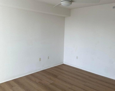 8914 Puerto Del Rio Drive - Photo Thumbnail 15