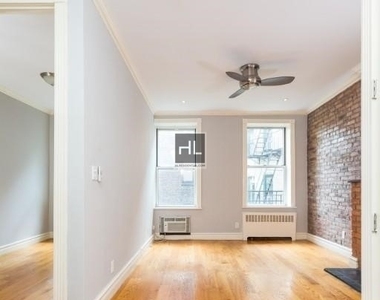 Hudson St - Photo Thumbnail 3