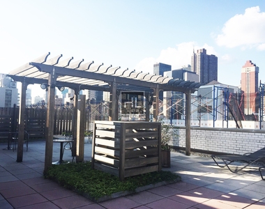 East 34th Street - Photo Thumbnail 7