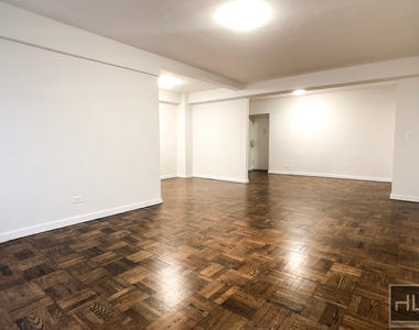 East 69 Street - Photo Thumbnail 2