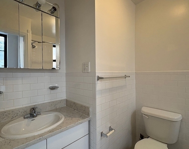 East 87th Street - Photo Thumbnail 3