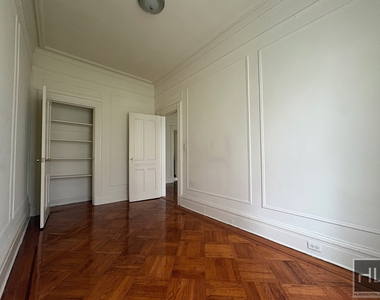 East 80th Street - Photo Thumbnail 3
