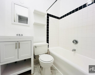 East 55 Street - Photo Thumbnail 5