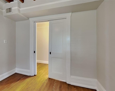 807 1/2 S Fremont Avenue - Photo Thumbnail 6