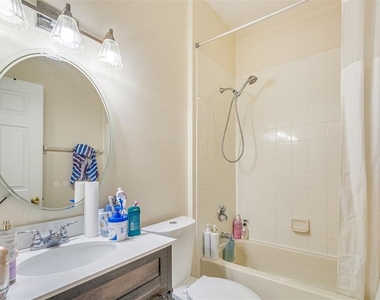 763 Star Pointe Drive - Photo Thumbnail 15