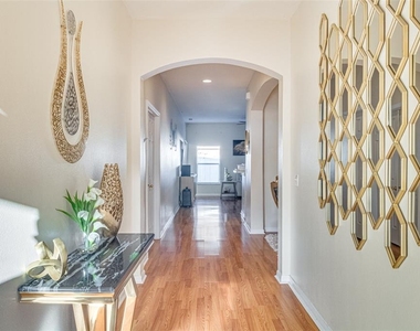 763 Star Pointe Drive - Photo Thumbnail 2