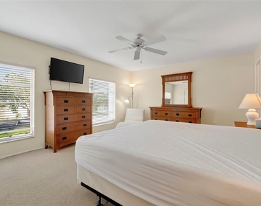 2700 Bayshore Boulevard - Photo Thumbnail 12