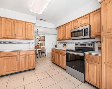 615 10th Avenue Ne - Photo Thumbnail 23