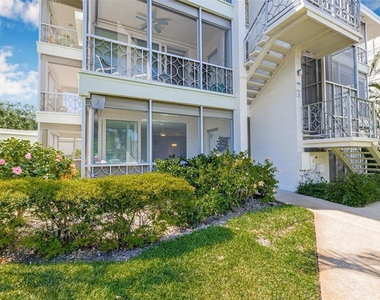 615 10th Avenue Ne - Photo Thumbnail 2
