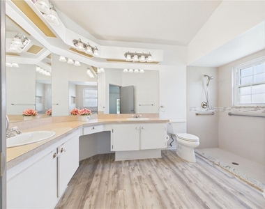 9434 Holnwon Court - Photo Thumbnail 17
