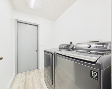 9434 Holnwon Court - Photo Thumbnail 29