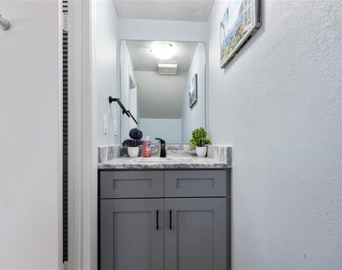 3401 Cypress Head Court - Photo Thumbnail 4